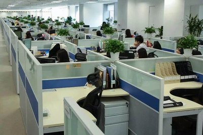 跨界創新 LESS女裝入駐企業會議室，開啟辦公場景穿搭新紀元